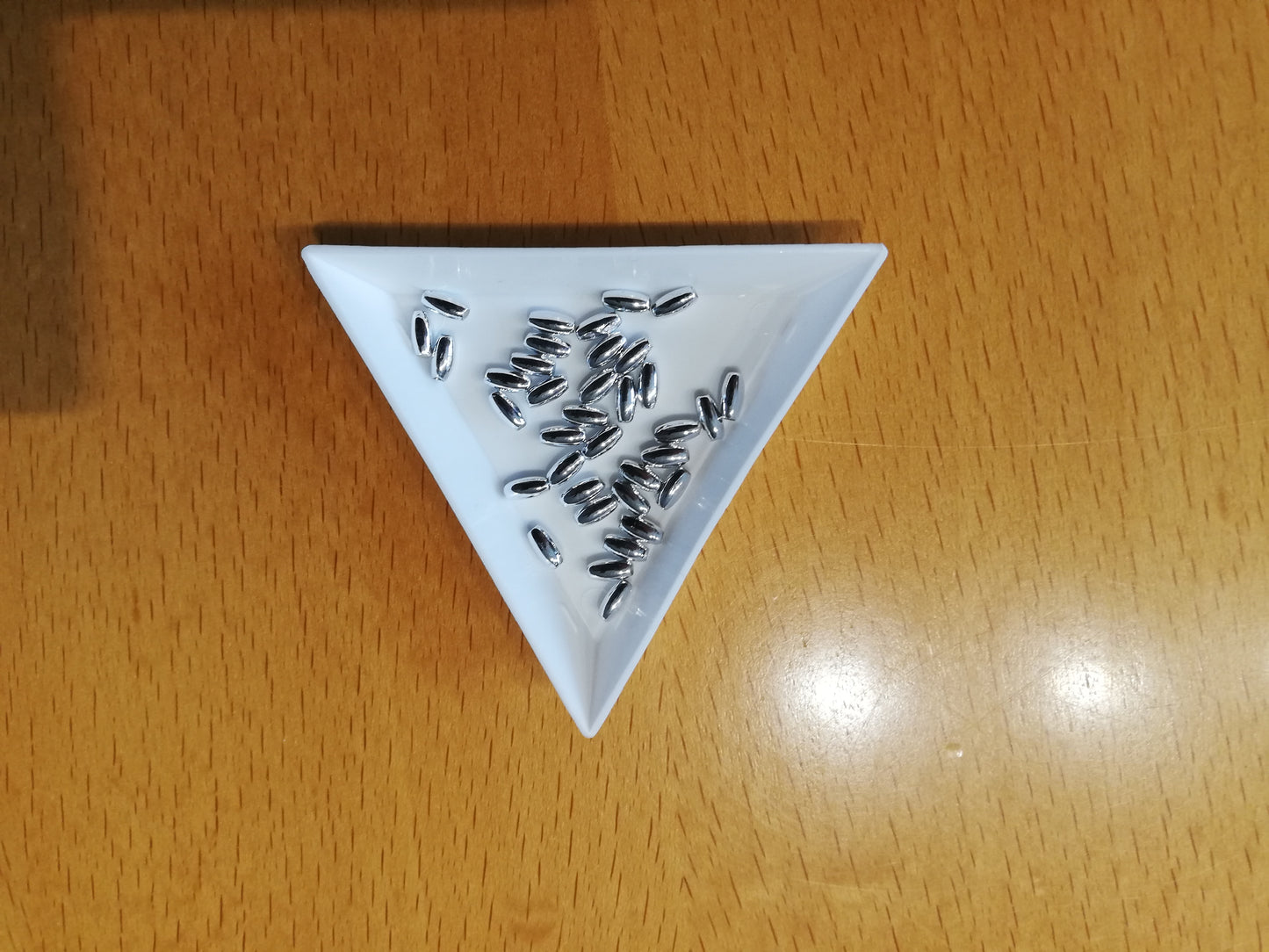 Oliven - verschiedene Farben und Größen Acrylperlen